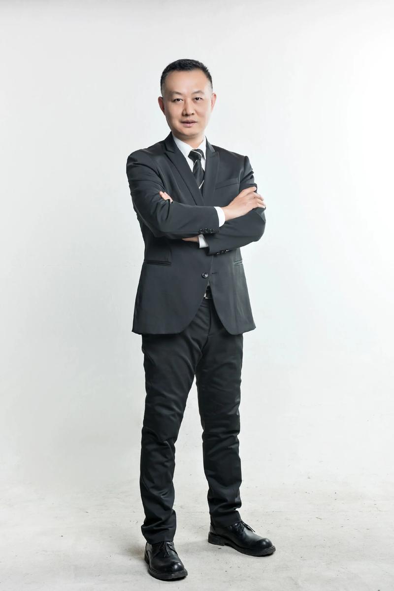 邓丽萍 视觉与舞美负责人